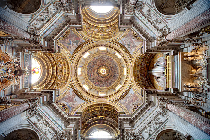 700px-Sant_Agnese_in_Agone_Rome_main_vault